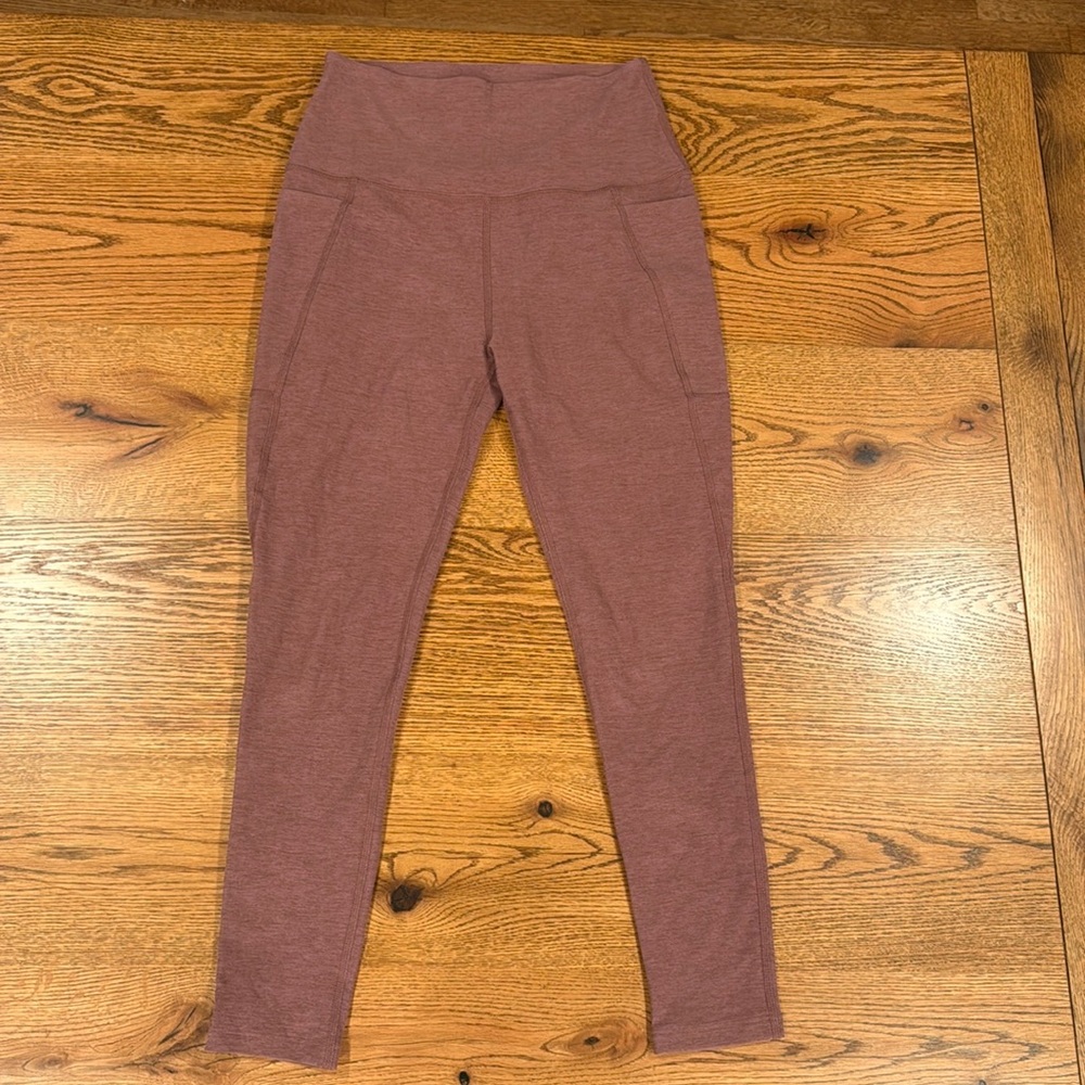 Beyond Yoga pink leggings